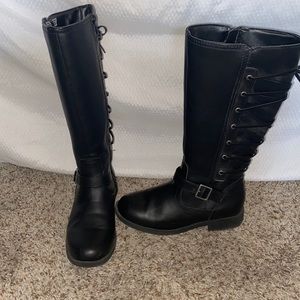 Girls black boots